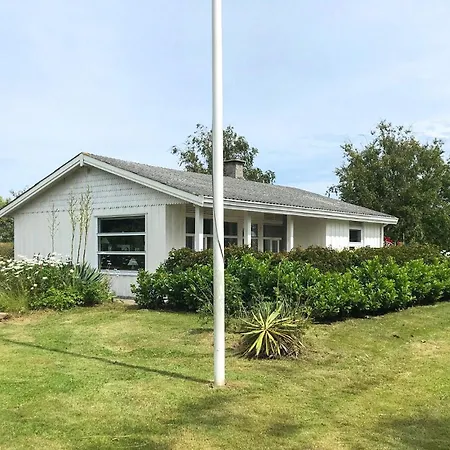 2 Bedroom Gorgeous In Feriehus
